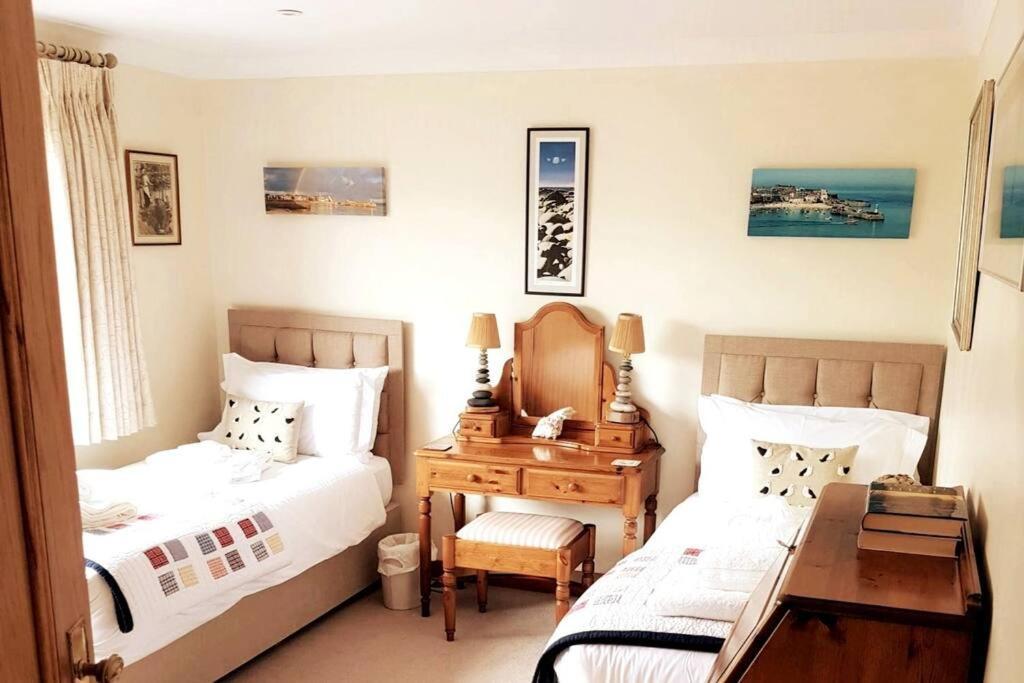 High Quality Detached House With Parking St. Ives Βίλα Εξωτερικό φωτογραφία