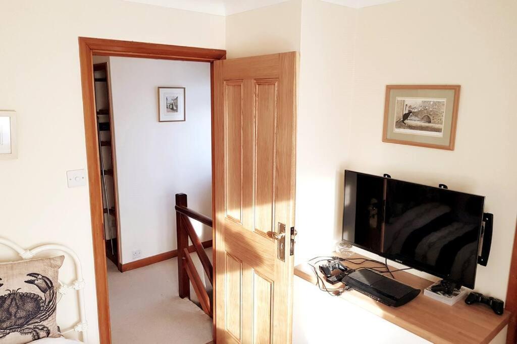 High Quality Detached House With Parking St. Ives Βίλα Εξωτερικό φωτογραφία